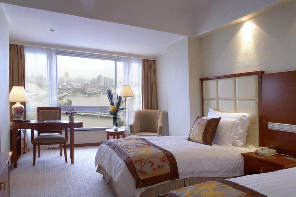 Citic Ningbo International Hotel Exterior foto